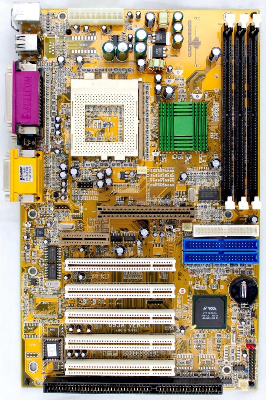 Acorp 693A Socket 370 Motherboard , Apollo Pro 133 , 256MB SD-RAM.