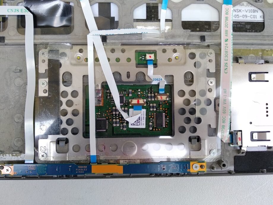 G83C000DE410 TOSHIBA Portege Z30t-C Touchpad module with button bar, Alps brand - G83C000DE410