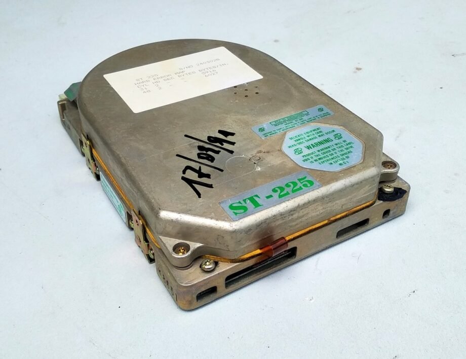 Seagate ST-225 20MB MFM ST412 525in Half-Height HDD - ST-225