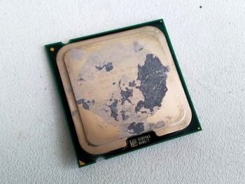 Intel Core 2 Duo E8400 SLB9J 30GHz LGA775 CPU - SLB9J