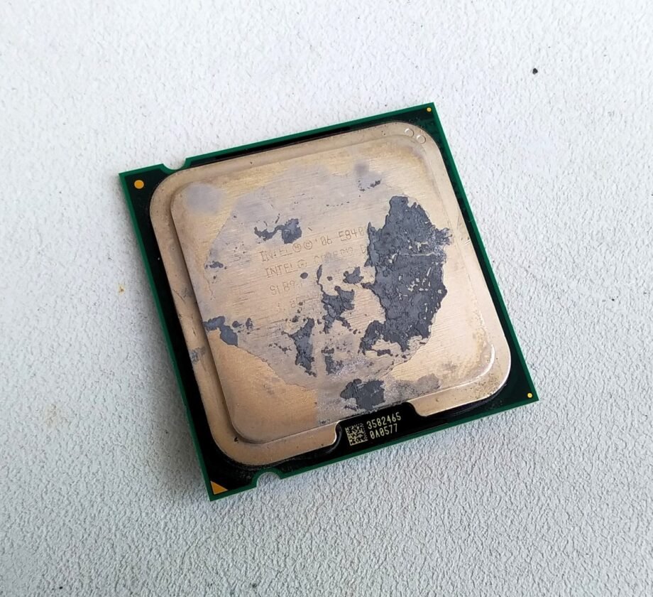 Intel Core 2 Duo E8400 SLB9J 30GHz LGA775 CPU - SLB9J