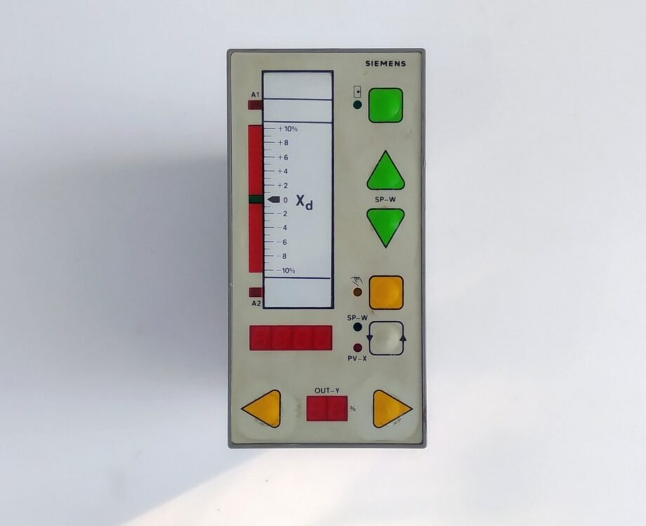 SIEMENS SIPART DR20 C73451-A3000-C10 Analog Panel Process Controller - C73451-A3000-C10
