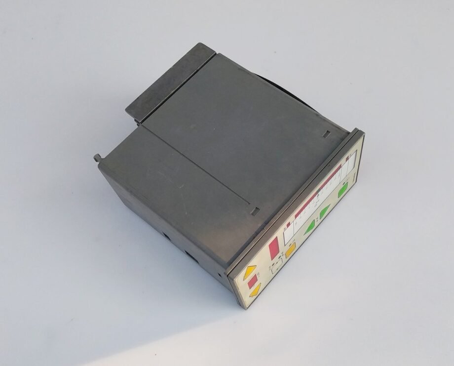 SIEMENS SIPART DR20 C73451-A3000-C10 Analog Panel Process Controller - C73451-A3000-C10