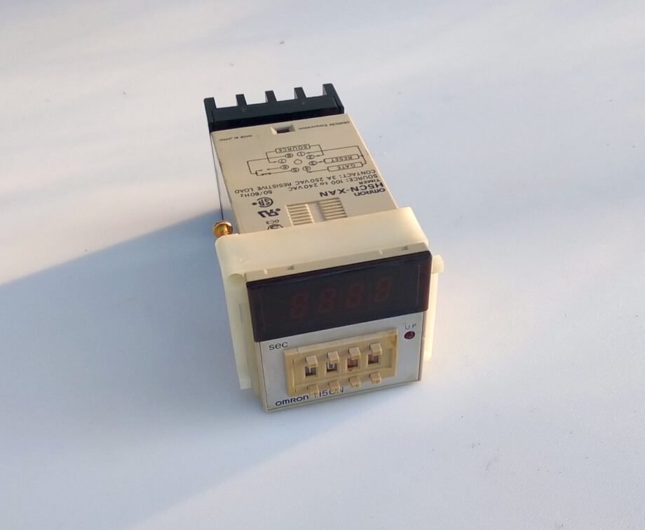 OMRON H5CN-XAN Digital Timer 4-Digit Display Panel Mount H5CN - H5CN-XAN