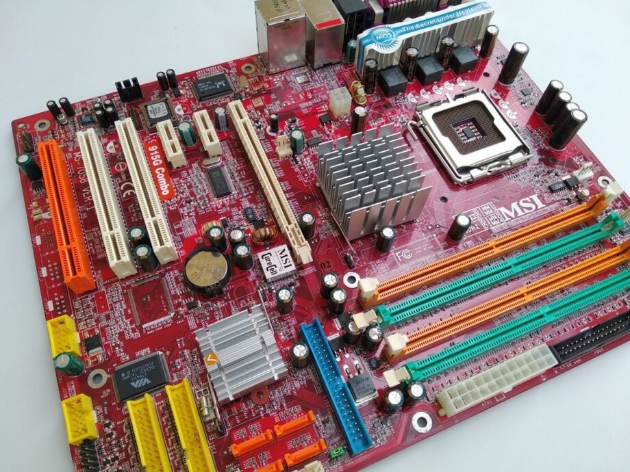 MSI 915G Combo MS-7058 VER 1 Socket 775 ATX Intel 915G - MS-7058_V1