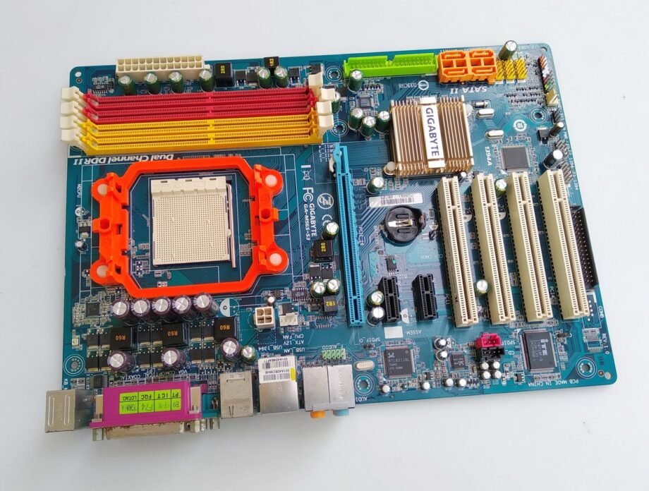 GIGABYTE GA-M56S-S3 REV 10 AM2 ATX Motherboard NVIDIA nForce 560 - GA-M56S-S3_R1