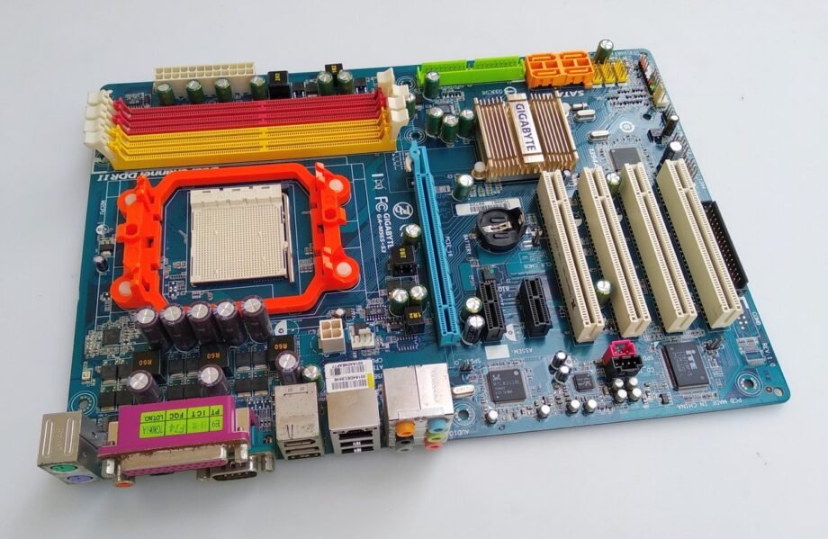 GIGABYTE GA-M56S-S3 REV 10 AM2 ATX Motherboard NVIDIA nForce 560 - GA-M56S-S3_R1
