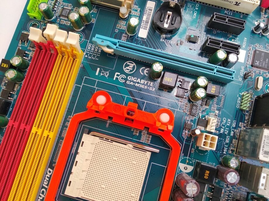 GIGABYTE GA-M56S-S3 REV 10 AM2 ATX Motherboard NVIDIA nForce 560 - GA-M56S-S3_R1