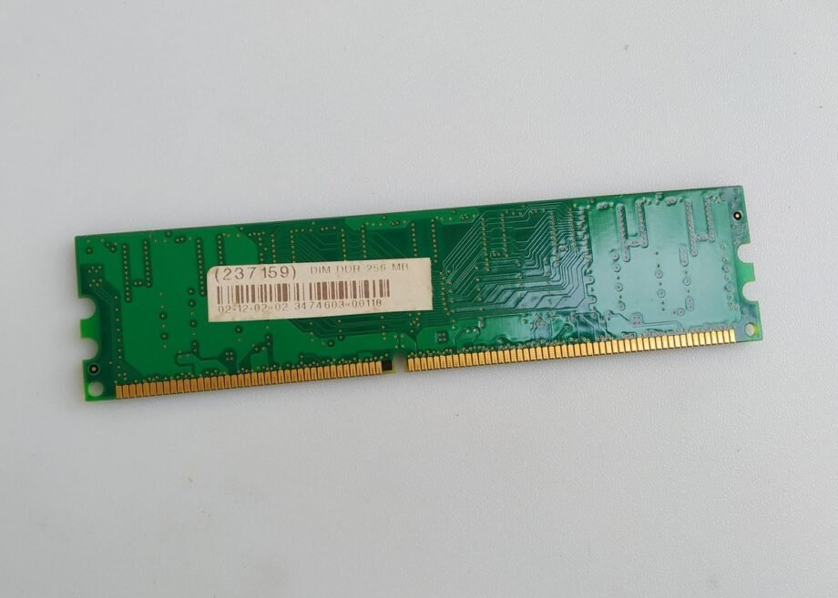 Samsung 256MB DDR-333 CL25 DIMM PC2700U-25330-A0 M368L3223DTL-CB3 - PC2700U-25330-A0