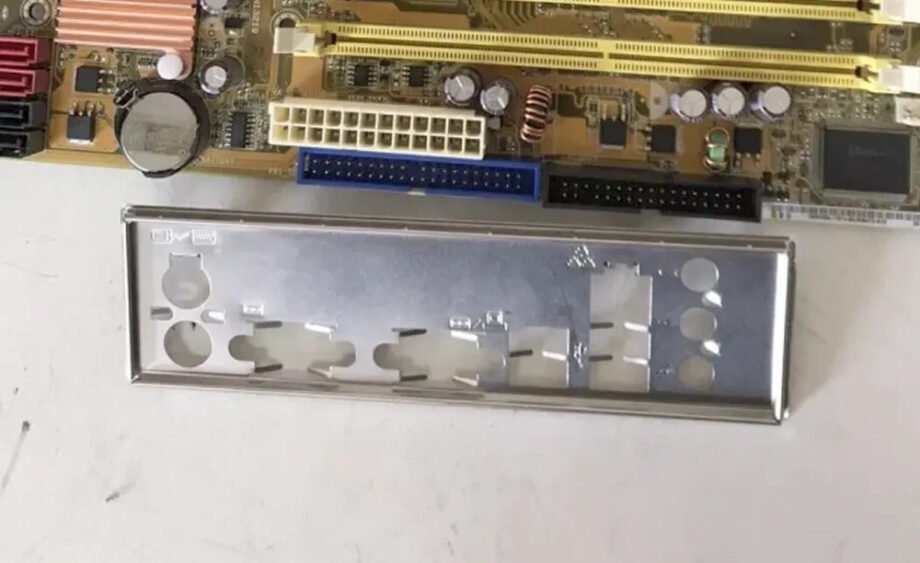 P5KPL-CM I/O Shield